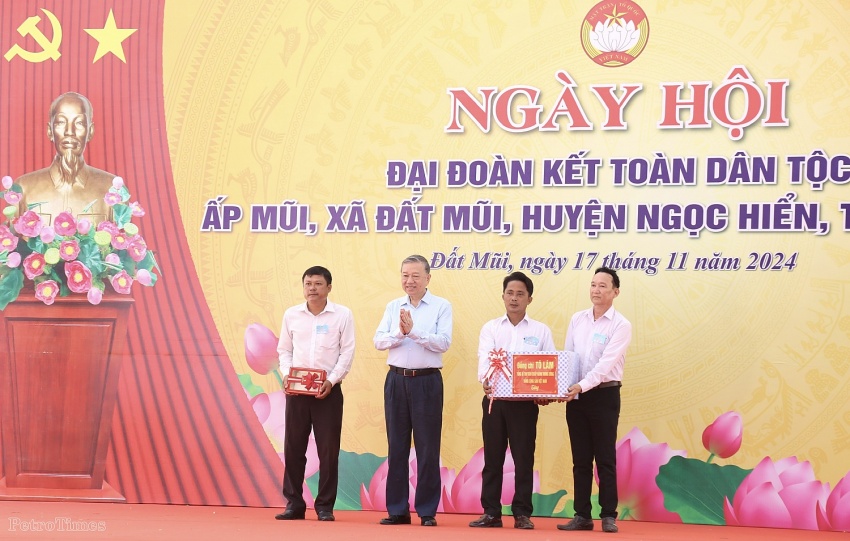 Tổng Bí thư Tô Lâm dự Ngày hội Đại đoàn kết toàn dân tộc tại Đất Mũi